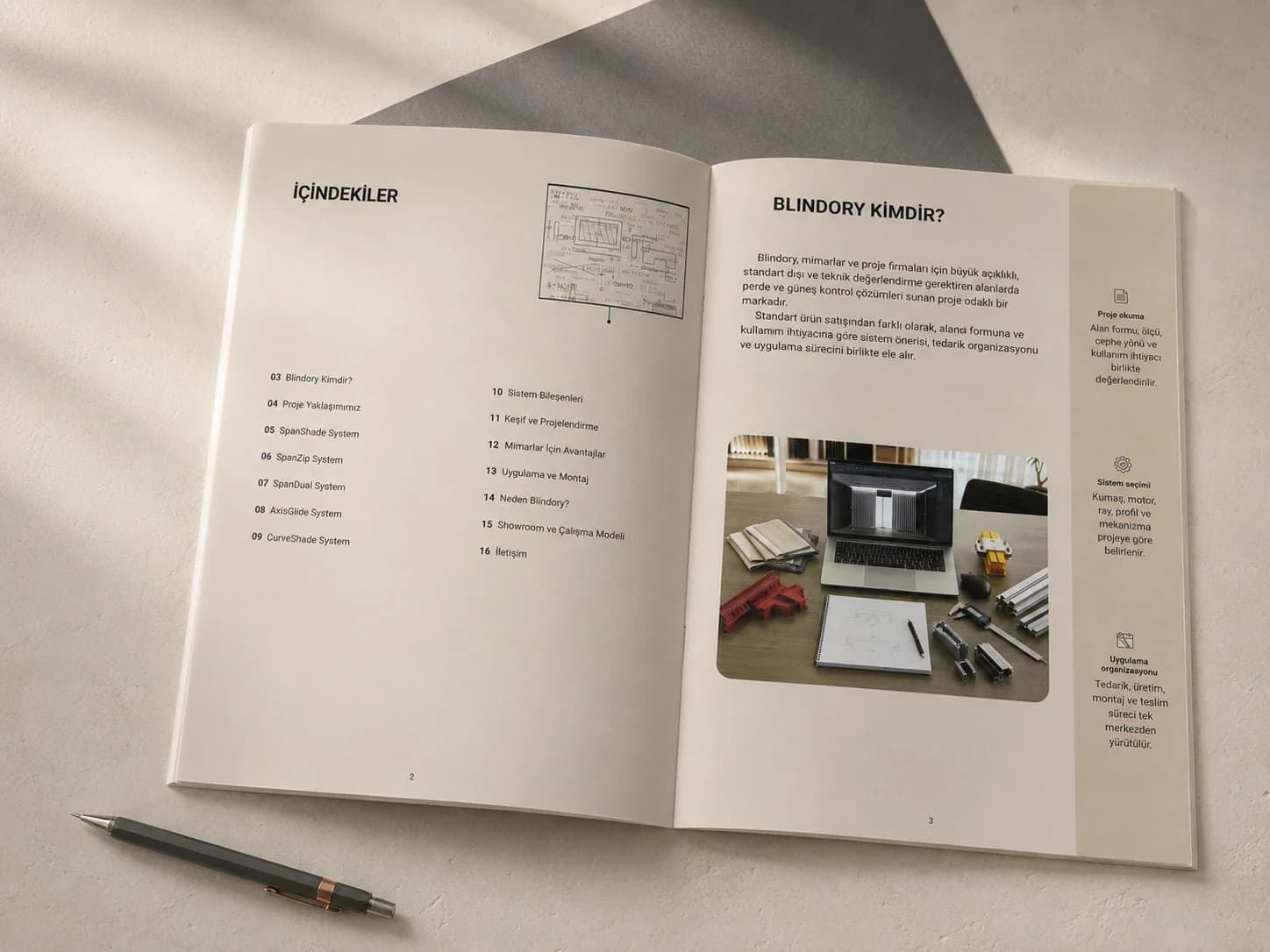 Masa üzerinde açık Blindory dergisinin içindekiler ve marka anlatımı sayfaları